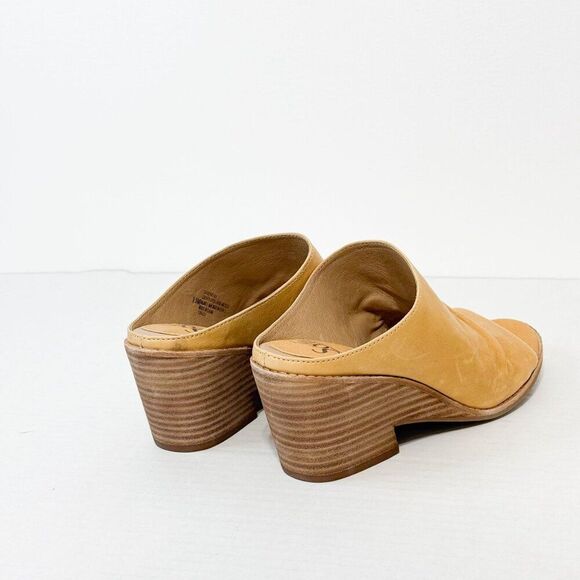 Sofft Strathmore NWB Sz 9.5 Soleil Yellow Luxe Italian Ruched Slide Wedge Shoes - Picture 7 of 16